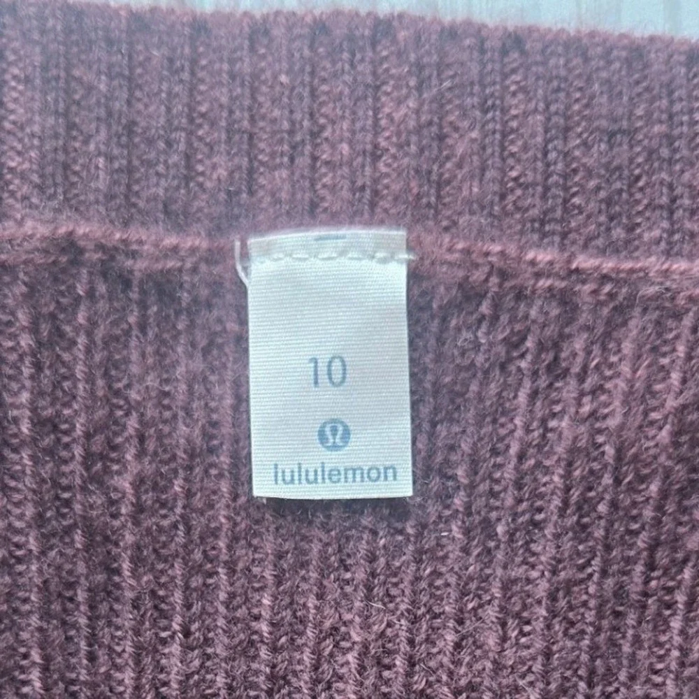 Lululemon Women‎ Merlot Merino Wool Feeling Balanced Sweater  Size 10 Athleisure